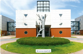 管理・図書館棟
